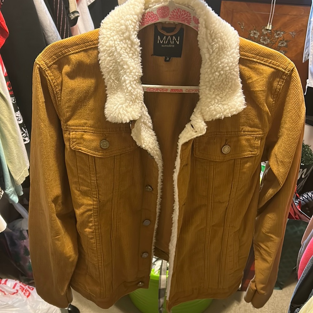 Light Sherpa jacket, size Medium and only worn once